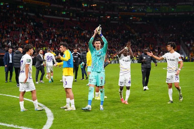 Eyüpsporun golünde dikkatlerden kaçan detay Berke Özer başlattı, Emre Akbaba bitirdi