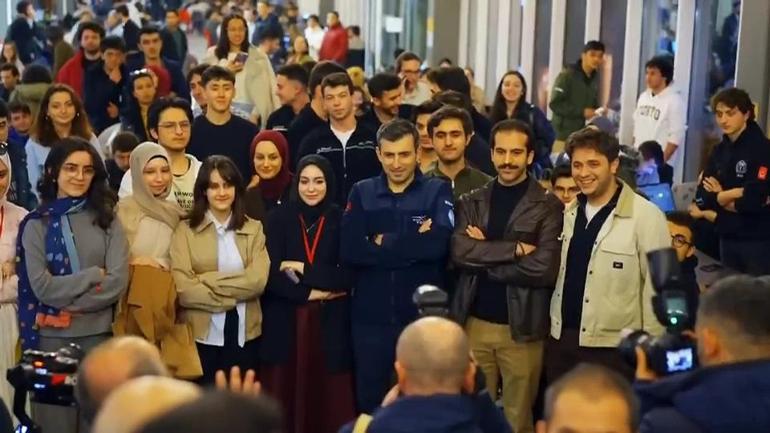 İTÜde kardeşlik iftarı: İftar programına Bayraktar ve Varankta katıldı
