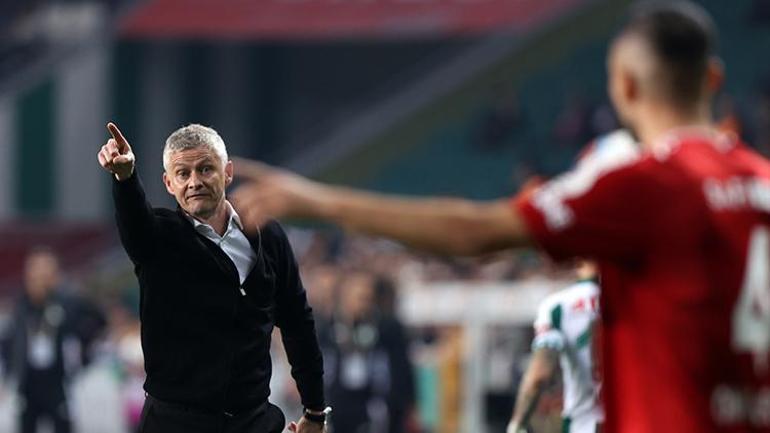 Beşiktaşa Konyaspor yenilgisi sonrası usta yazarlardan sert eleştiri Bu skandalı da mı görecektik , Giovanni van Solskjaer