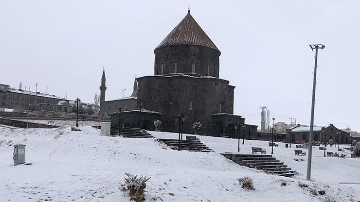 3 şehirde kar yağışı etkili oldu