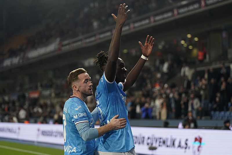 Batista Mendy ve Edin Vişça (AA)