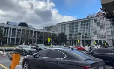 Son dakika... 'Ekrem İmamoğlu' ablukası: İstanbul Valiliği İBB çevresini trafiğe kapatıyor!' Son dakika... 'Ekrem İmamoğlu' ablukası: İstanbul Valiliği İBB çevresini trafiğe kapatıyor!'
