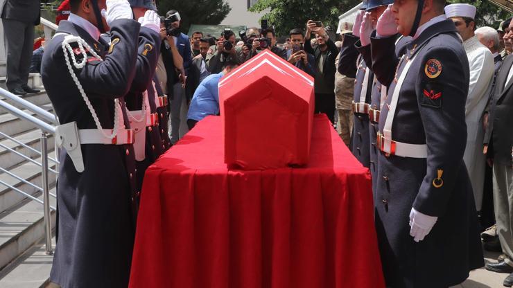 Şehit astsubay son yolculuğa uğurlandı