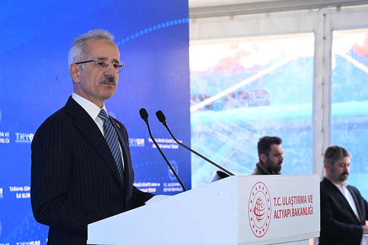 Doğu Akdeniz'de deniz trafiği yerli sistemle izlenecek