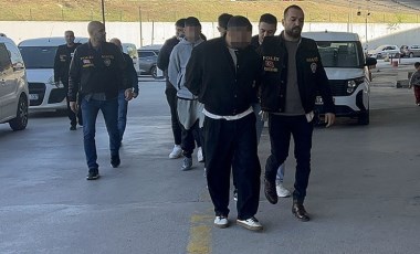 Sahte altın vurgunu: Polis 8 şüpheliyi gözaltına aldı Sahte altın vurgunu: Polis 8 şüpheliyi gözaltına aldı