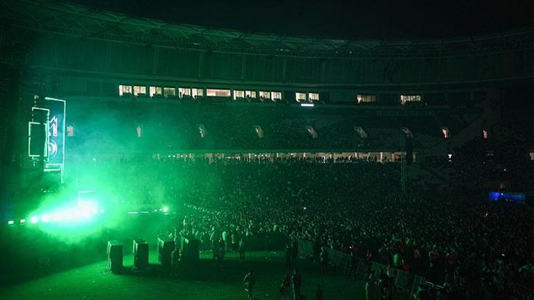 DJ Mahmut Orhan, Bursaspor yararına binlerce kişiye konser verdi