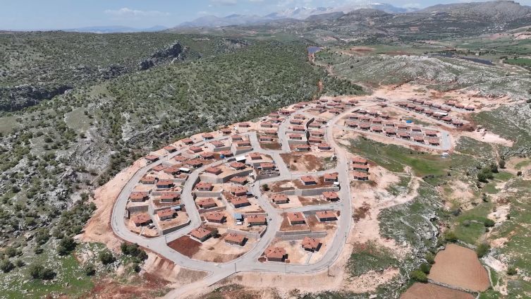 Adıyaman’ın Zey Köyü kayalık zeminde yeniden kuruldu