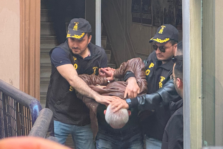 CHP Genel Başkanı Özel'e saldırı