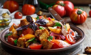 İtalyan mutfağının ferahlığı 15 dakikada sofralarınızda: Panzanella tarifi İtalyan mutfağının ferahlığı 15 dakikada sofralarınızda: Panzanella tarifi