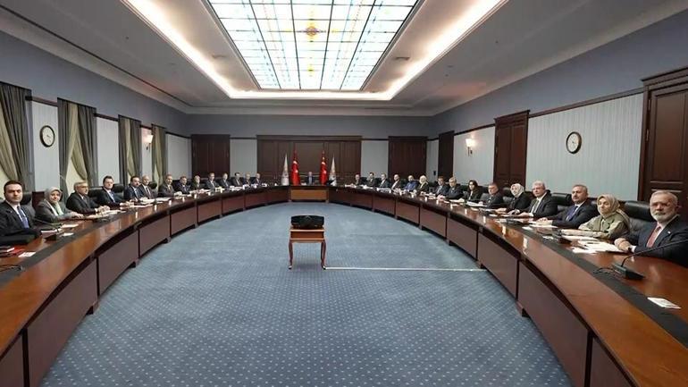 AK Parti kampa giriyor