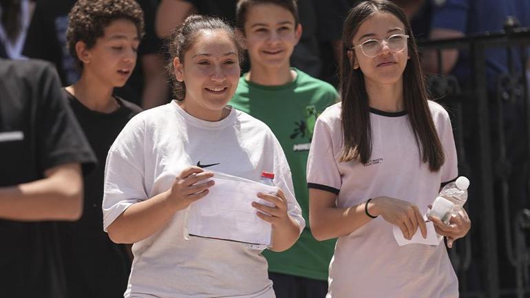 Milyonlarca öğrenci LGS ter döktü Uzmanlar soruları yorumladı: Son yılların en zor soruları