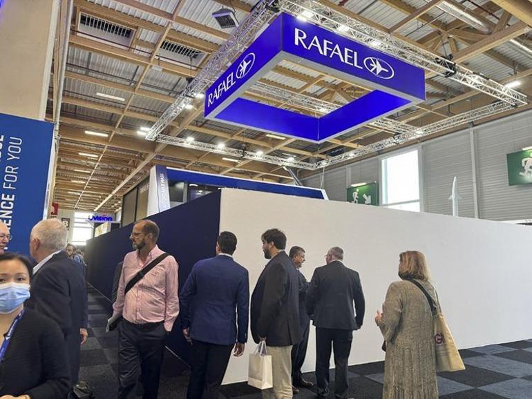 İsraili karalar bağladı Paris Havacılık Fuarında katliam silahlarına siyah perde