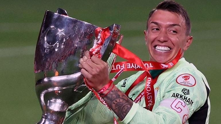 Fernando Muslera yeni takımını resmen açıkladı İşte Galatasaray’dan sonraki adresi
