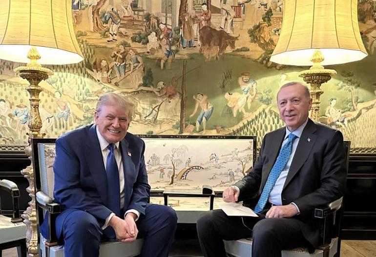 Erdoğan ve Trump yan yana Görüşmede dikkat çeken detay: Zarfta ne var