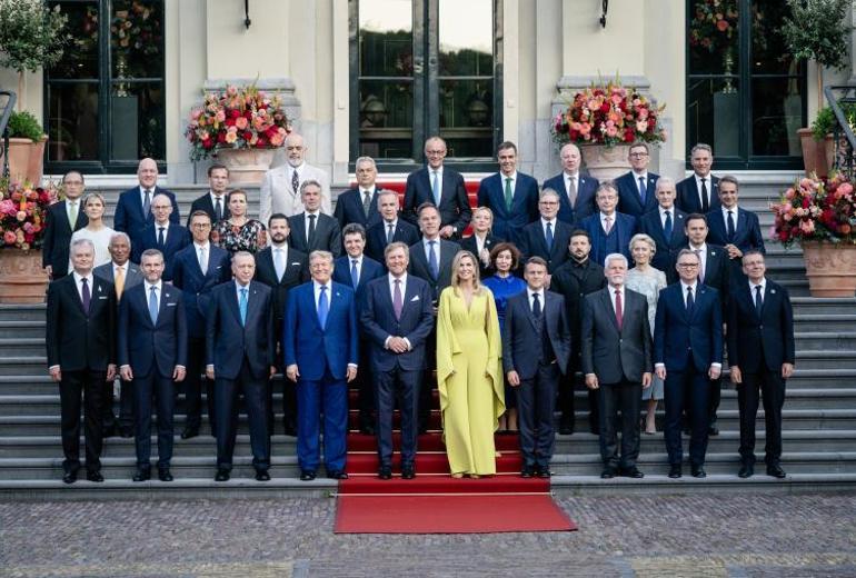 Erdoğan ve Trump yan yana Görüşmede dikkat çeken detay: Zarfta ne var