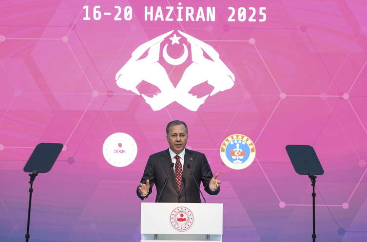 Ödeme sistemleri, çevrim içi yasa dışı bahis ve bilişim suçlarından 8 bin 633 şahıs tutuklandı