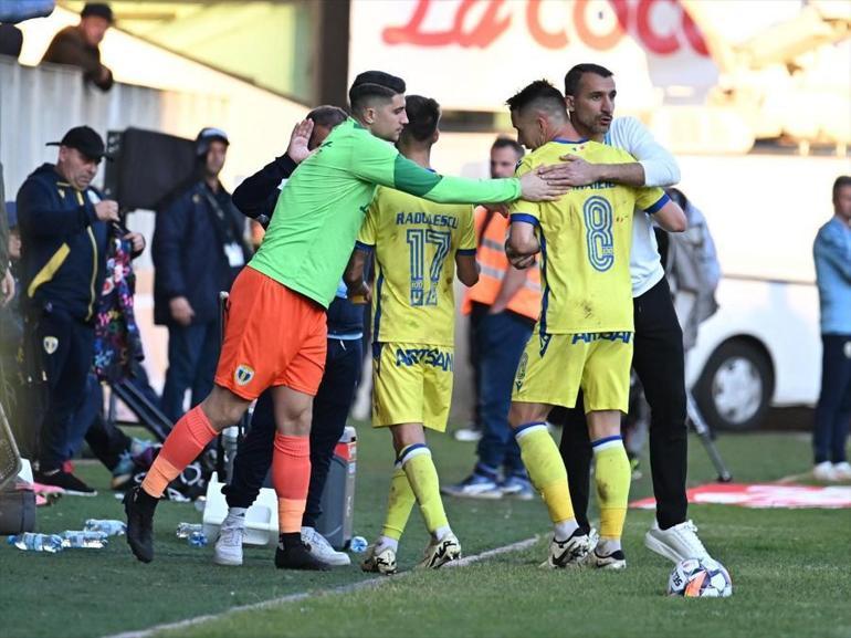 Mehmet Topal’ın takımı geri döndü Maçta 4 gol, 1 kırmızı kart