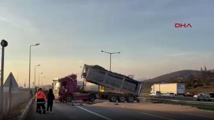 Son dakika haberi: Anadolu Otoyolunda TIR devrildi Ankara yönü ulaşıma açıldı