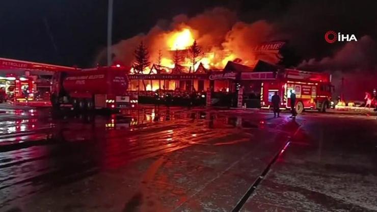 Akaryakıt istasyonundaki restoranda korkutan yangın