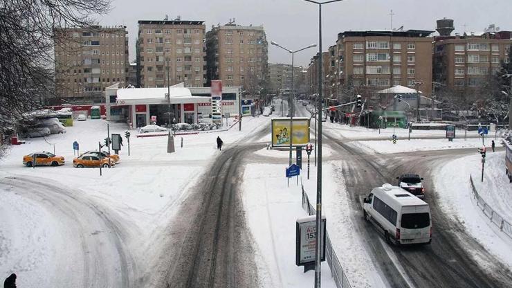 Yarın Diyarbakırda okullar tatil mi 27 Kasım 2024 okul tatili için Diyarbakır Valiliğinden açıklama geldi mi