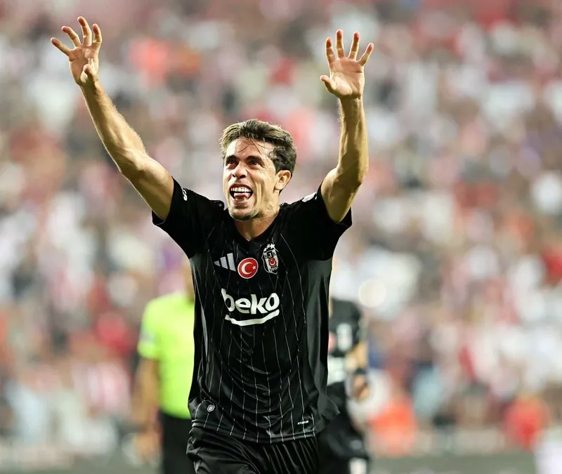 Beşiktaş'ın Samsunspor'u sezonun ilk yarısında yendiği maçta gollerden birini Gabriel Paulista atmıştı (Tavkvim Foto Arşiv)