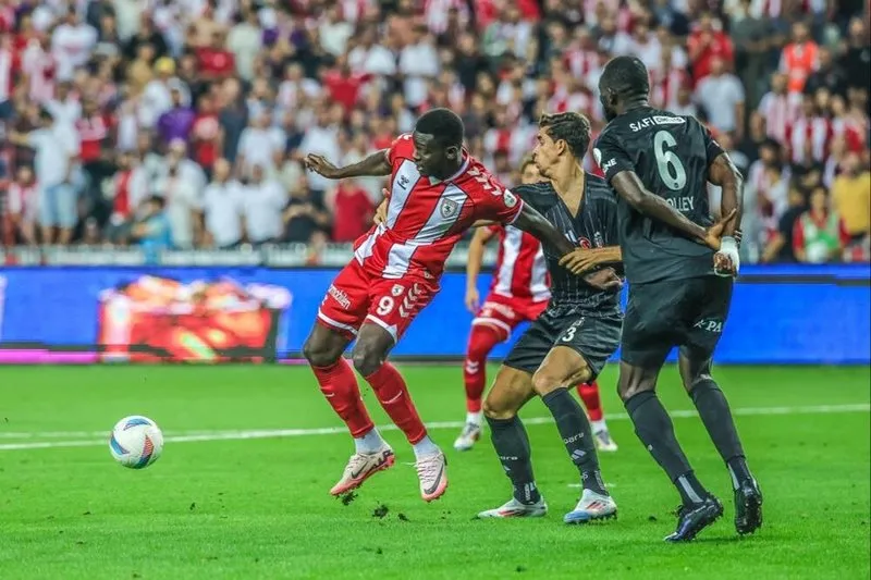 Beşiktaş Samsunspor'u yenerek Avrupa hedefi için önemli bir adım atmak amacında (AA)