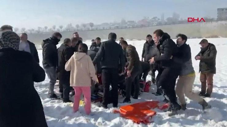 Hakkari Yüksekovada sokak köpeklerinin saldırdığı Eslem, hayatını kaybetti