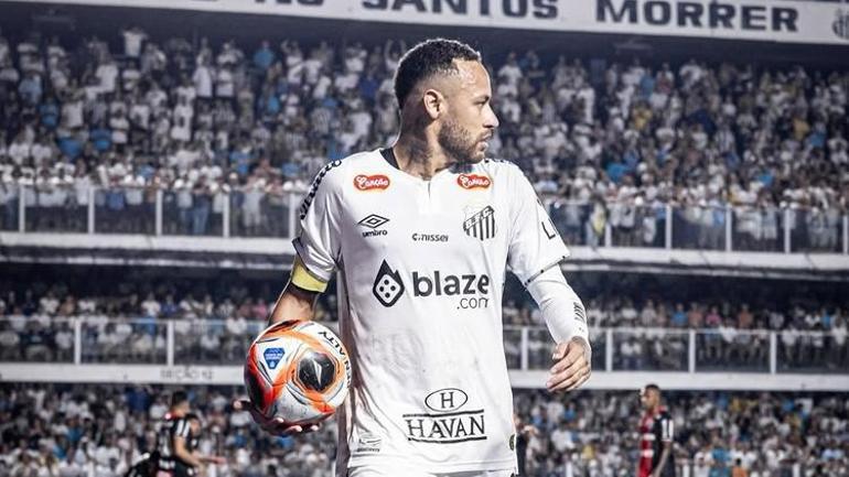 Neymar, Santos formasıyla sahalara geri döndü