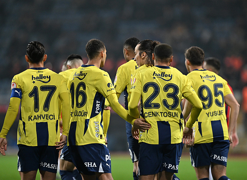 Fenerbahçe Kasımpaşa'yı 3-0 yenerek 3 puanın sahibi olmuştu (AA)